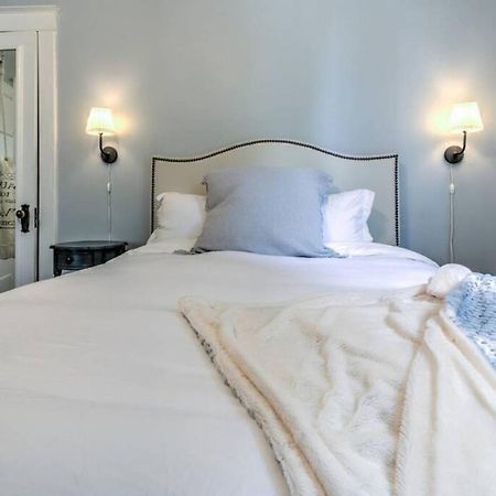 Elegant Colonial With Lovely Details And Character เมมฟิส ภายนอก รูปภาพ