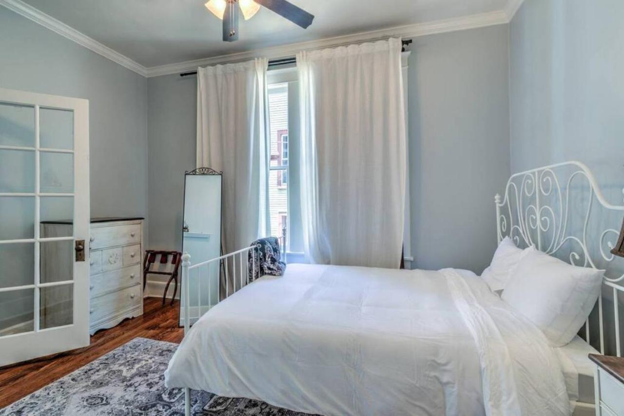 Elegant Colonial With Lovely Details And Character เมมฟิส ภายนอก รูปภาพ