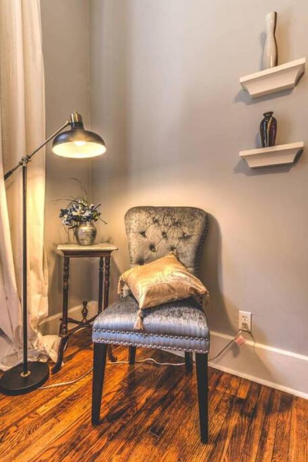 Elegant Colonial With Lovely Details And Character เมมฟิส ภายนอก รูปภาพ
