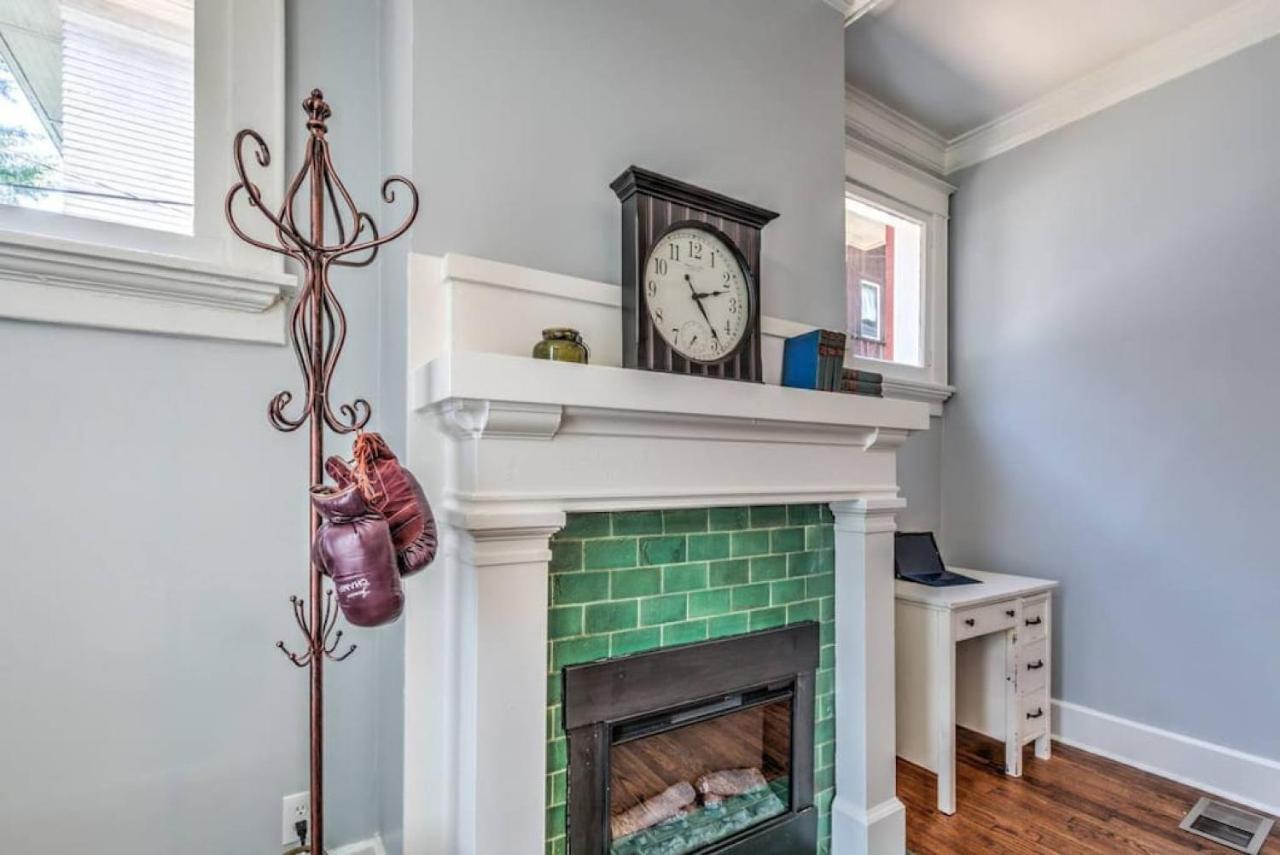 Elegant Colonial With Lovely Details And Character เมมฟิส ภายนอก รูปภาพ